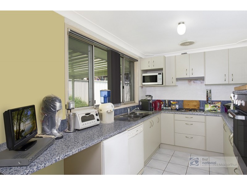 2 Moffat Place, Minto NSW 2566