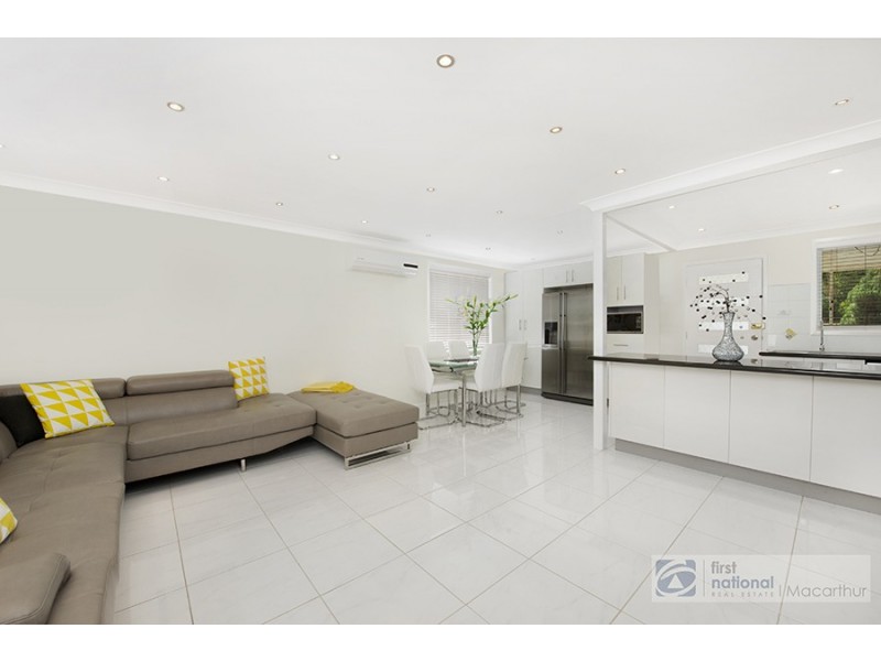 10 Frontignan Street, Eschol Park NSW 2558