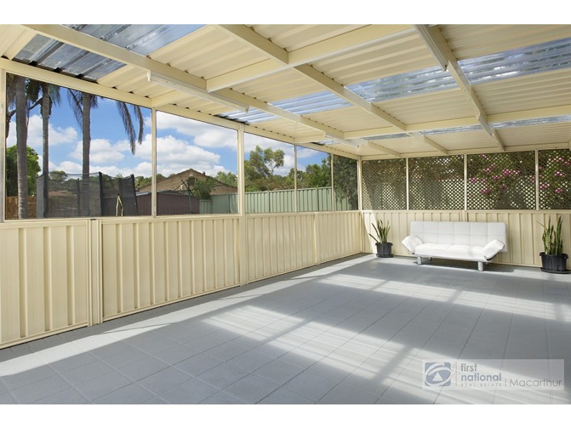 10 Frontignan Street, Eschol Park NSW 2558