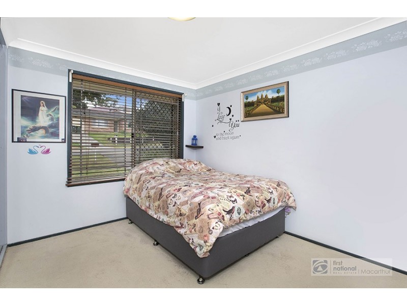 9 Glenella Way, Minto NSW 2566