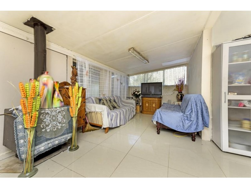 27 Eagleview Road, Minto NSW 2566