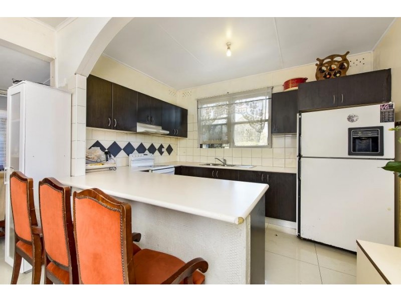 27 Eagleview Road, Minto NSW 2566