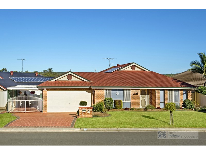 72 Crommelin Crescent, St Helens Park NSW 2560