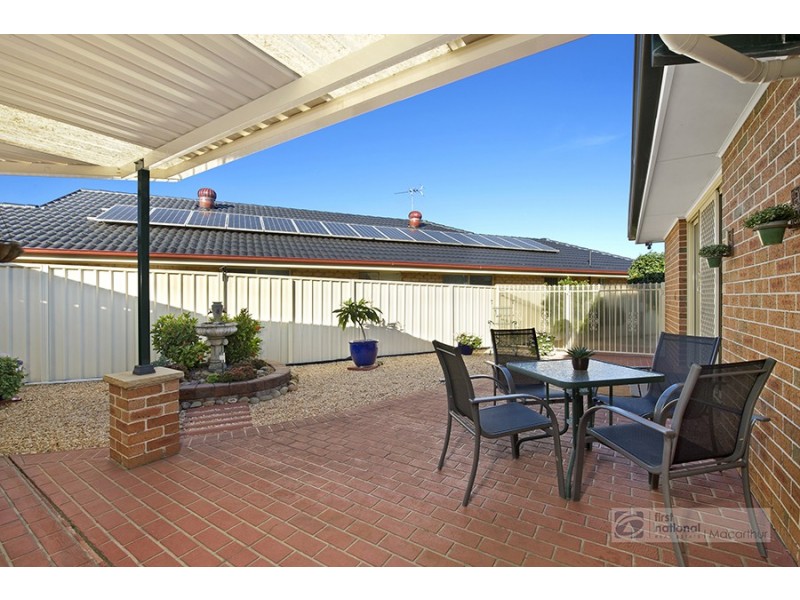 72 Crommelin Crescent, St Helens Park NSW 2560