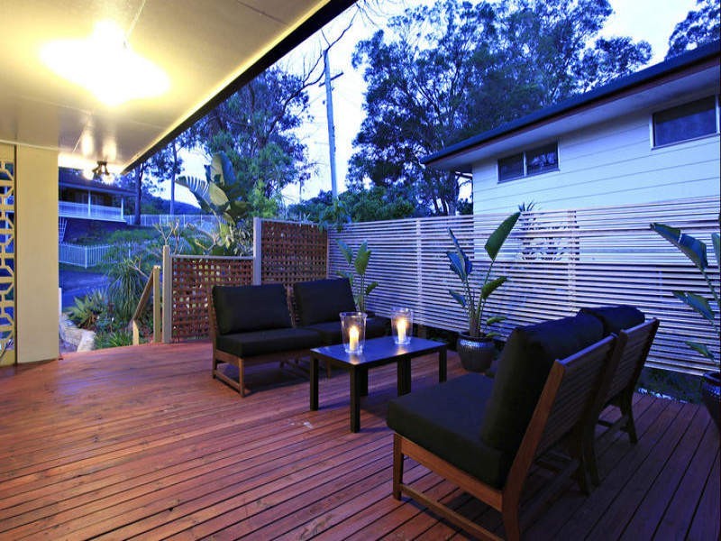 4 Robyn Street, Chapel Hill QLD 4069