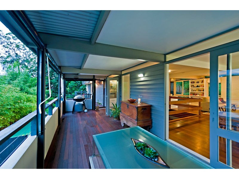 8 Aurora Crescent, Kenmore QLD 4069