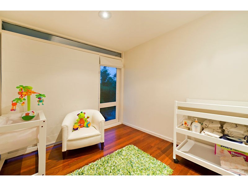8 Aurora Crescent, Kenmore QLD 4069