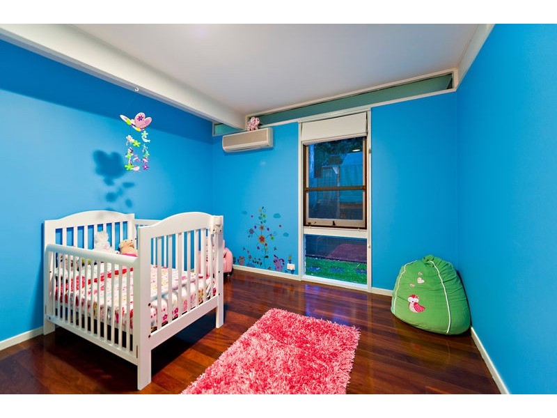 8 Aurora Crescent, Kenmore QLD 4069