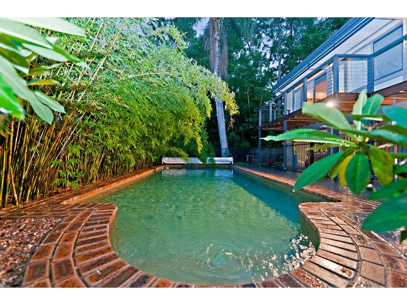 8 Aurora Crescent, Kenmore QLD 4069