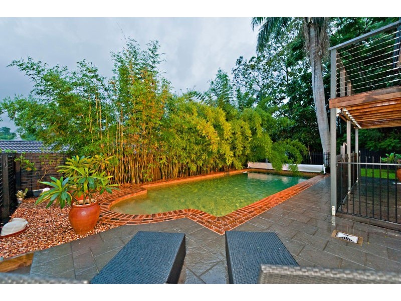 8 Aurora Crescent, Kenmore QLD 4069
