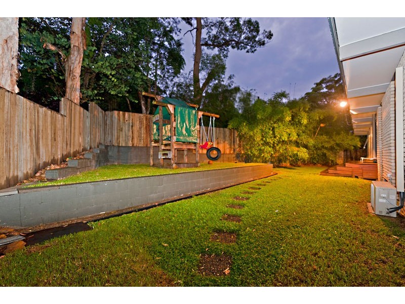 8 Aurora Crescent, Kenmore QLD 4069