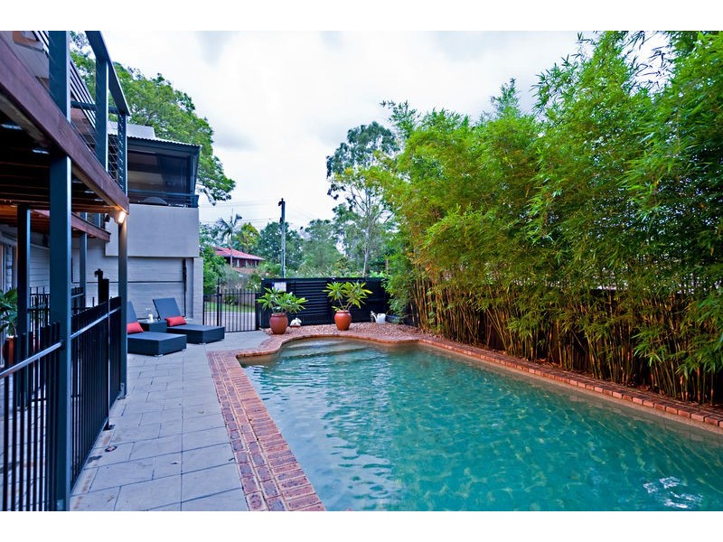 8 Aurora Crescent, Kenmore QLD 4069