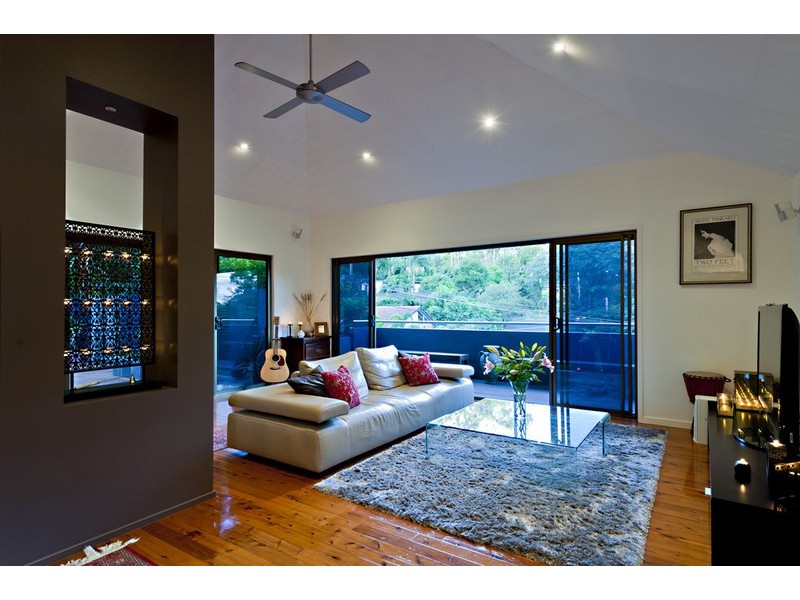 48 Tucker Street, Chapel Hill QLD 4069