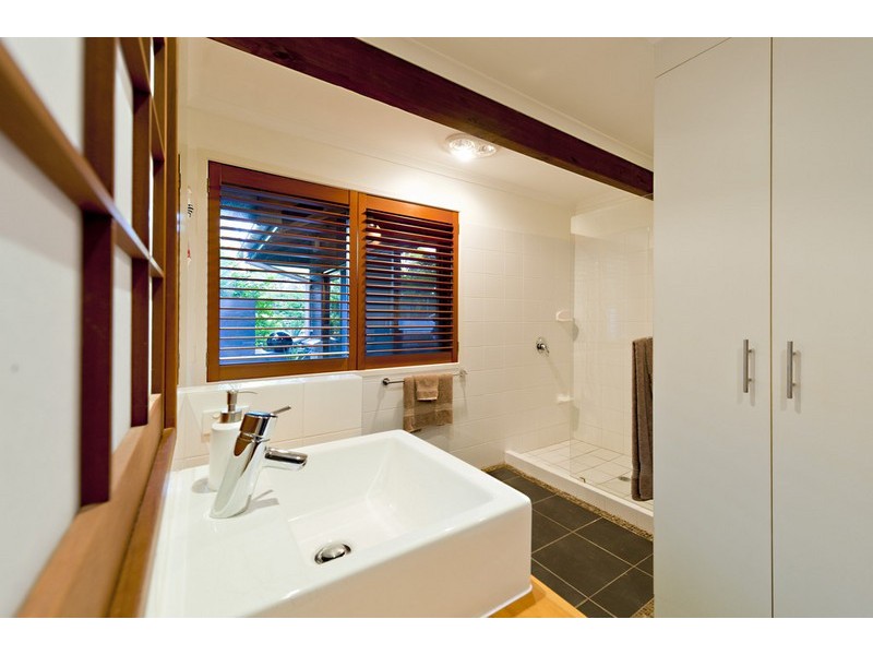 48 Tucker Street, Chapel Hill QLD 4069