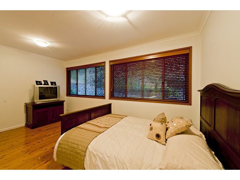 48 Tucker Street, Chapel Hill QLD 4069