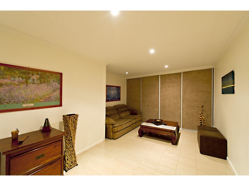 48 Tucker Street, Chapel Hill QLD 4069