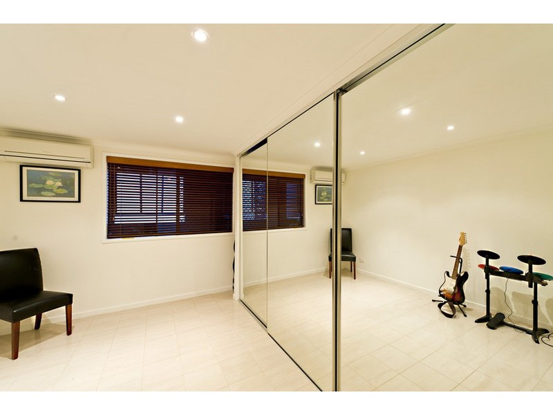 48 Tucker Street, Chapel Hill QLD 4069