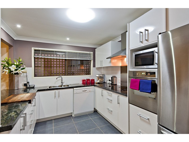 30 Aurora Crescent, Kenmore QLD 4069