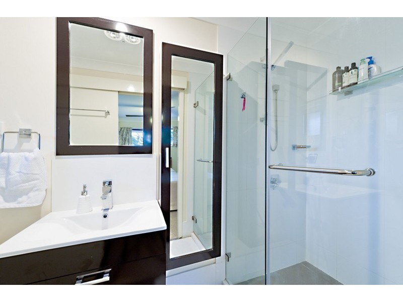 30 Aurora Crescent, Kenmore QLD 4069