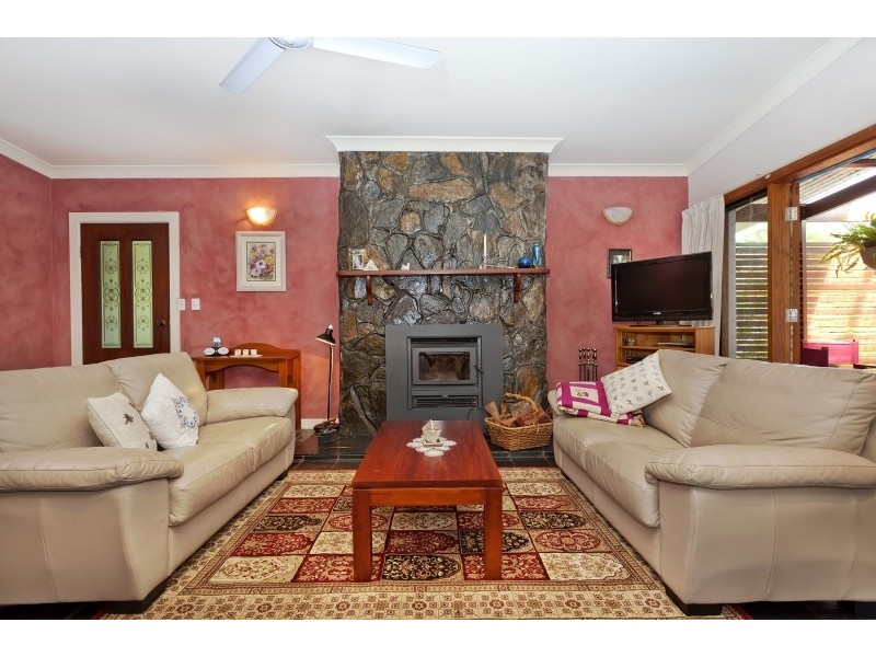 2 Fenchurch Rd, Fig Tree Pocket QLD 4069