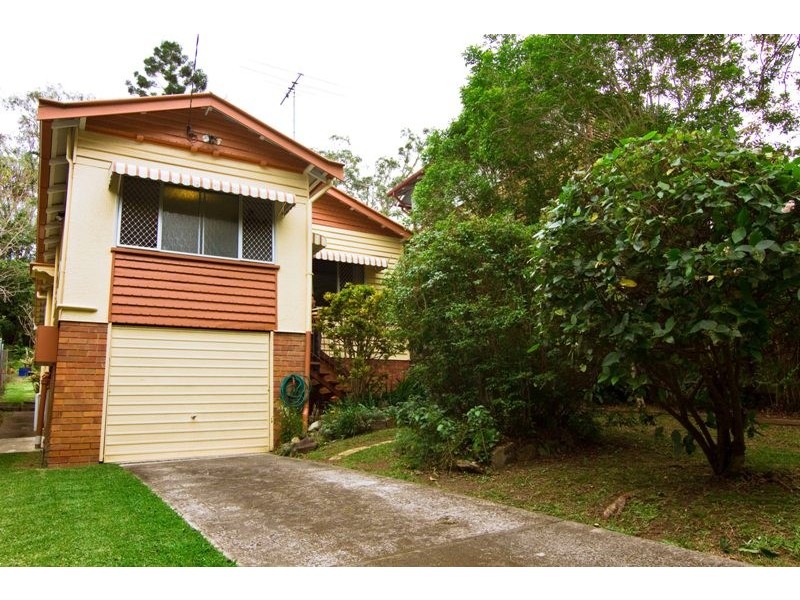 34 Barnett Rd, Bardon QLD 4065