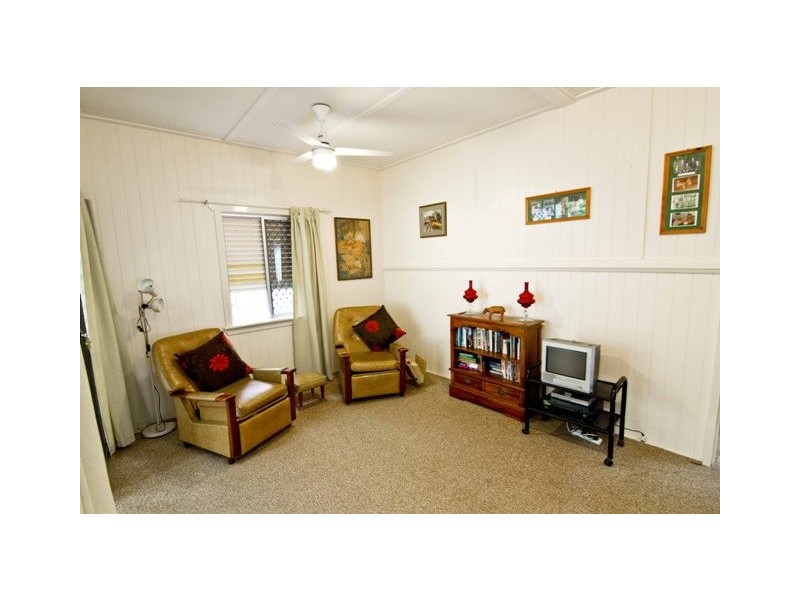 34 Barnett Rd, Bardon QLD 4065