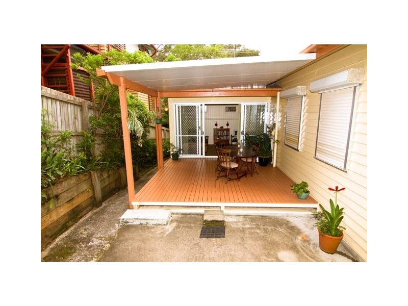 34 Barnett Rd, Bardon QLD 4065