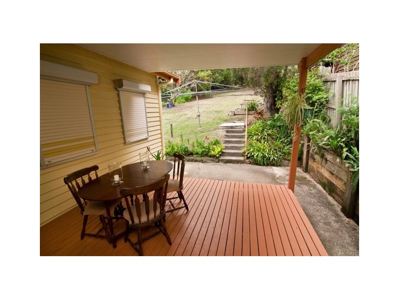 34 Barnett Rd, Bardon QLD 4065