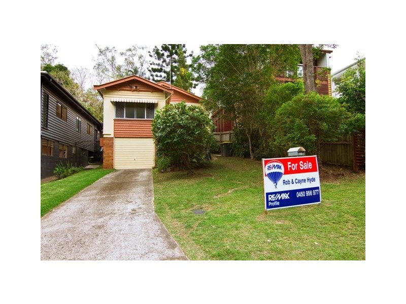 34 Barnett Rd, Bardon QLD 4065