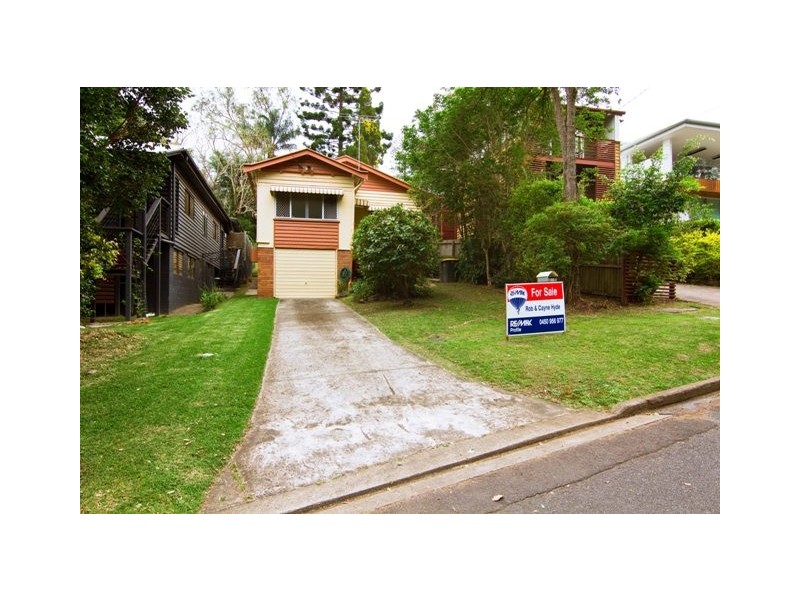 34 Barnett Rd, Bardon QLD 4065