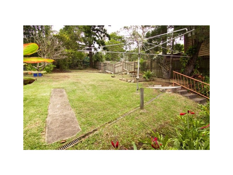 34 Barnett Rd, Bardon QLD 4065