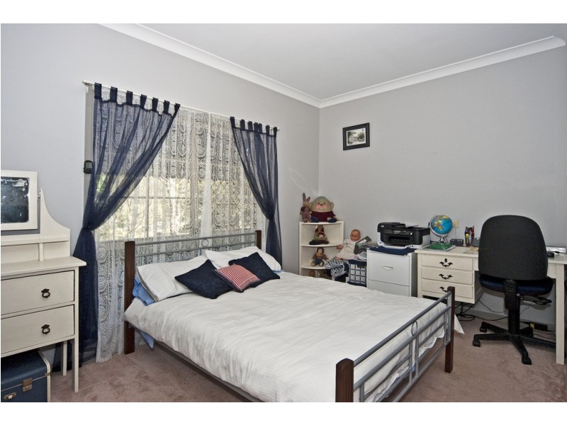 7 Gabbinbar Court, Pine Mountain QLD 4306