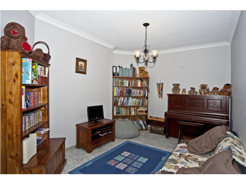 7 Gabbinbar Court, Pine Mountain QLD 4306