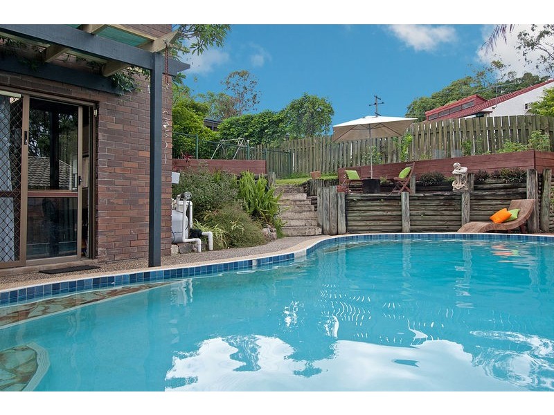 20 Aurora Crescent, Kenmore QLD 4069