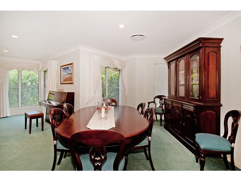 66 Hakea Crescent, Chapel Hill QLD 4069