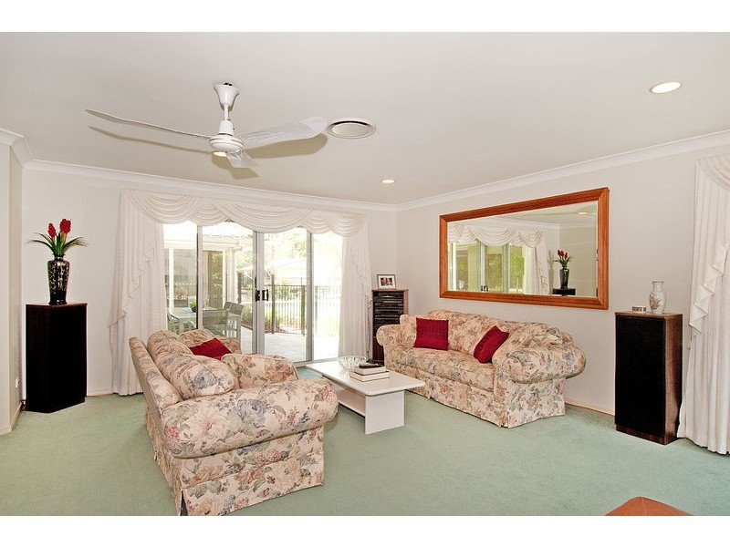 66 Hakea Crescent, Chapel Hill QLD 4069