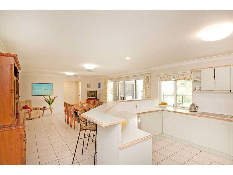 66 Hakea Crescent, Chapel Hill QLD 4069