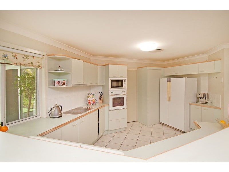 66 Hakea Crescent, Chapel Hill QLD 4069