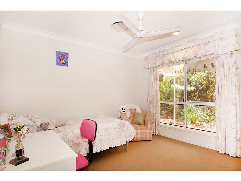 66 Hakea Crescent, Chapel Hill QLD 4069