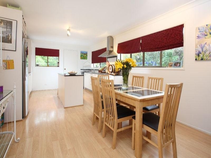 32  Aurora Crescent, Kenmore QLD 4069