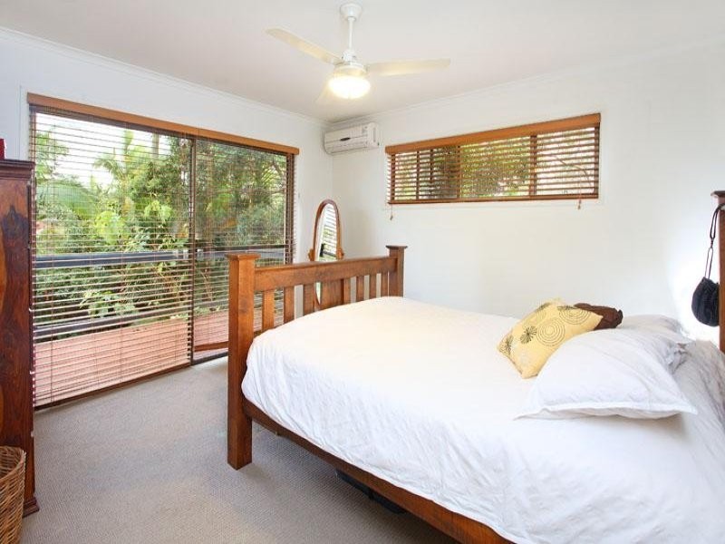 32  Aurora Crescent, Kenmore QLD 4069