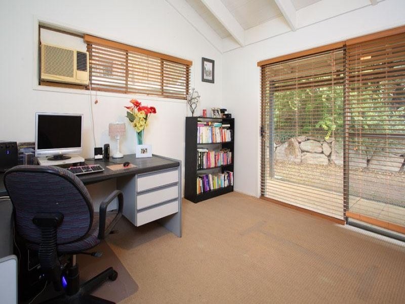 32  Aurora Crescent, Kenmore QLD 4069