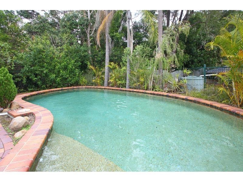 32  Aurora Crescent, Kenmore QLD 4069