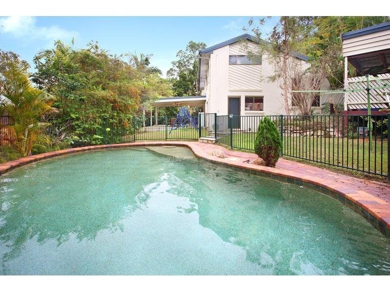 32  Aurora Crescent, Kenmore QLD 4069