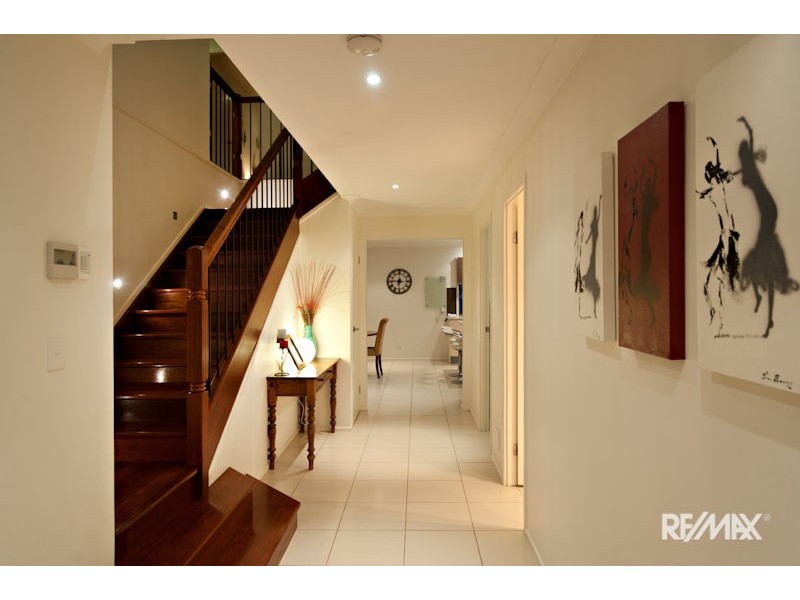 15 Nook Place, Moggill QLD 4070