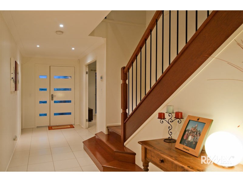 15 Nook Place, Moggill QLD 4070