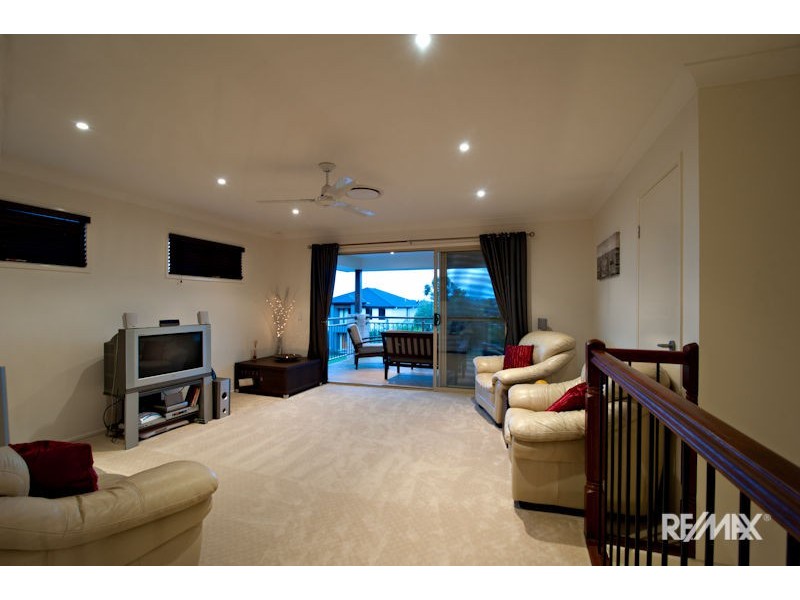 15 Nook Place, Moggill QLD 4070