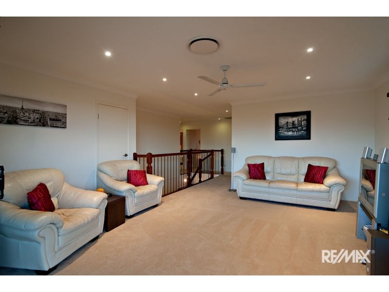 15 Nook Place, Moggill QLD 4070