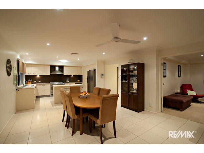 15 Nook Place, Moggill QLD 4070