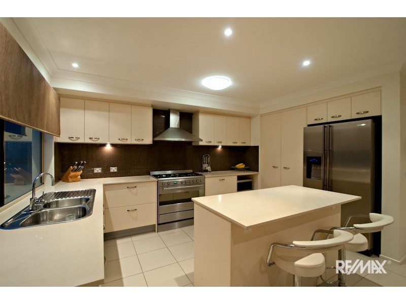 15 Nook Place, Moggill QLD 4070